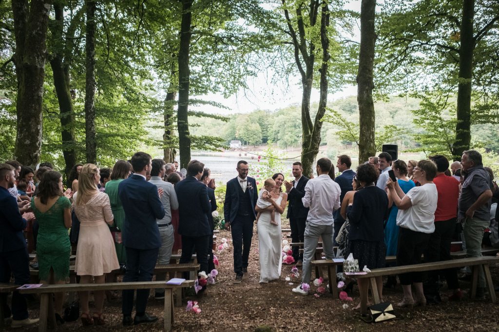 photographe mariage étangs de taysse fin de cérémonie laïque