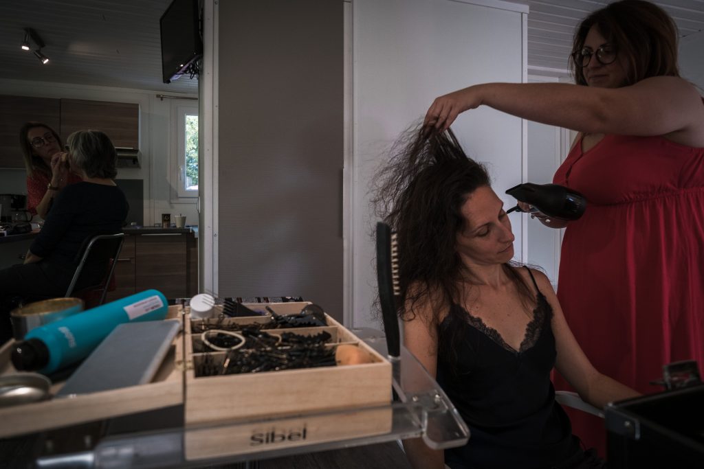 photographe mariage etangs de taysse préparatifs et mise en beauté de la mariée