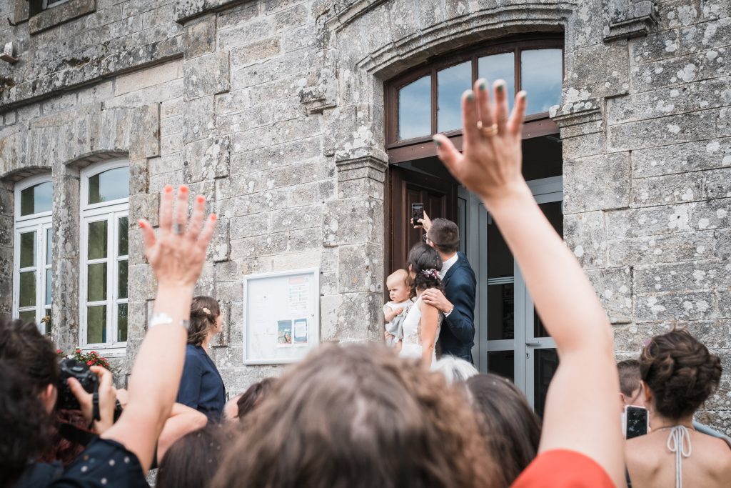 photographe mariage étangs de taysse selfie des mariés